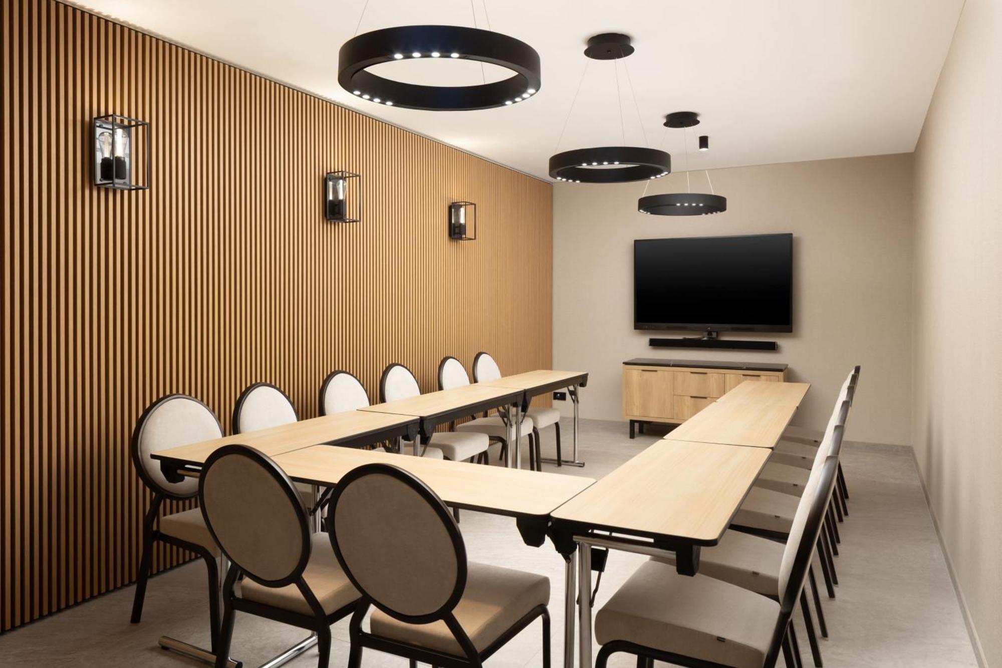 Courtyard By Marriott Cluj - Napoca Downtown Hotel Exterior photo