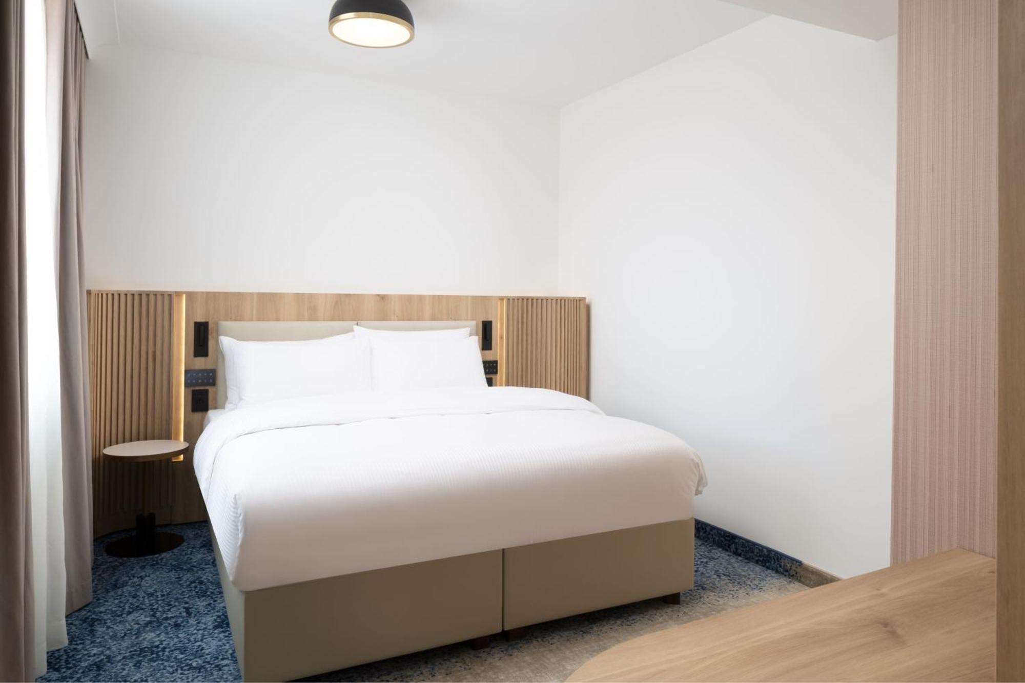 Courtyard By Marriott Cluj - Napoca Downtown Hotel Exterior photo