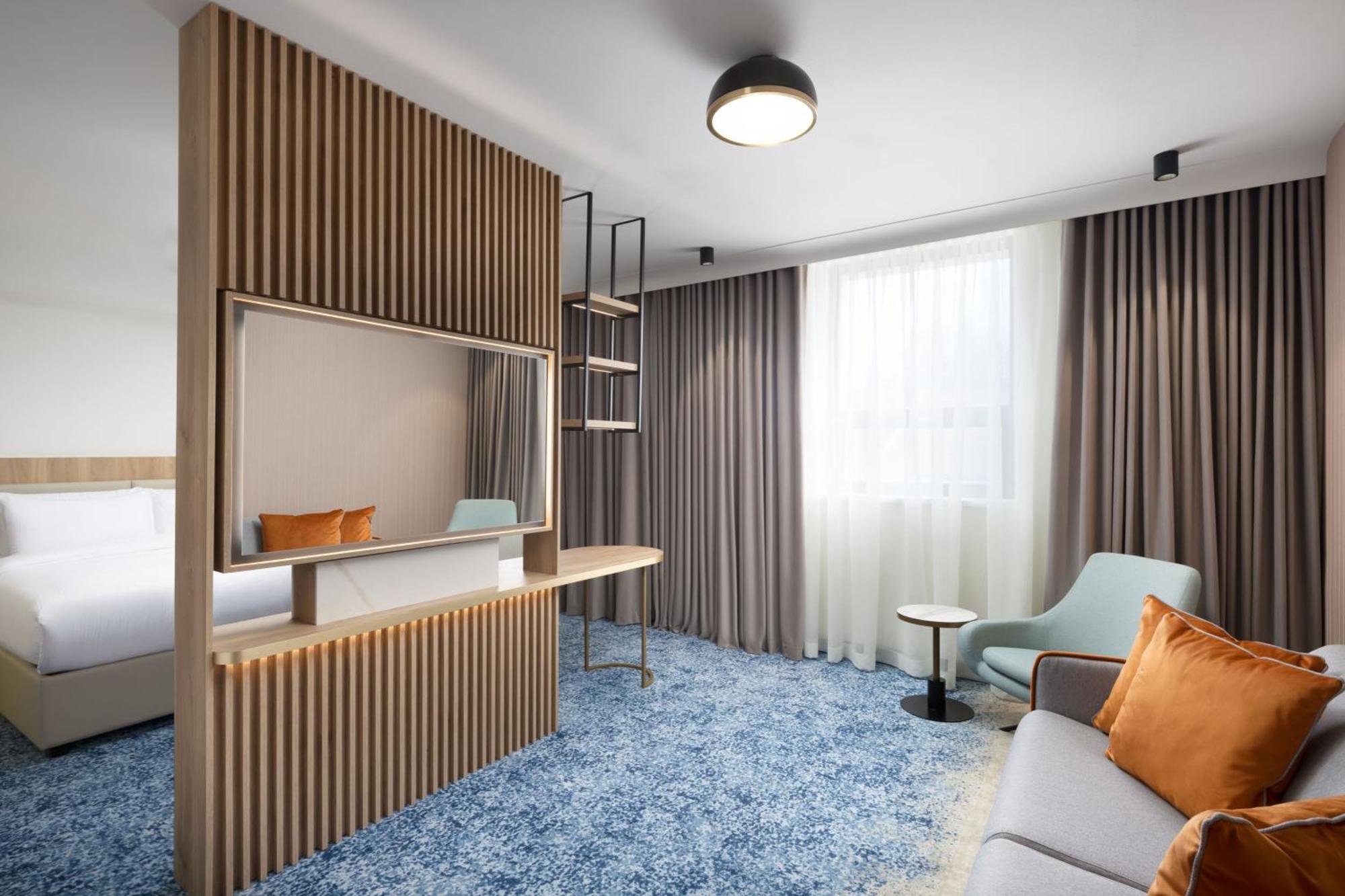 Courtyard By Marriott Cluj - Napoca Downtown Hotel Exterior photo