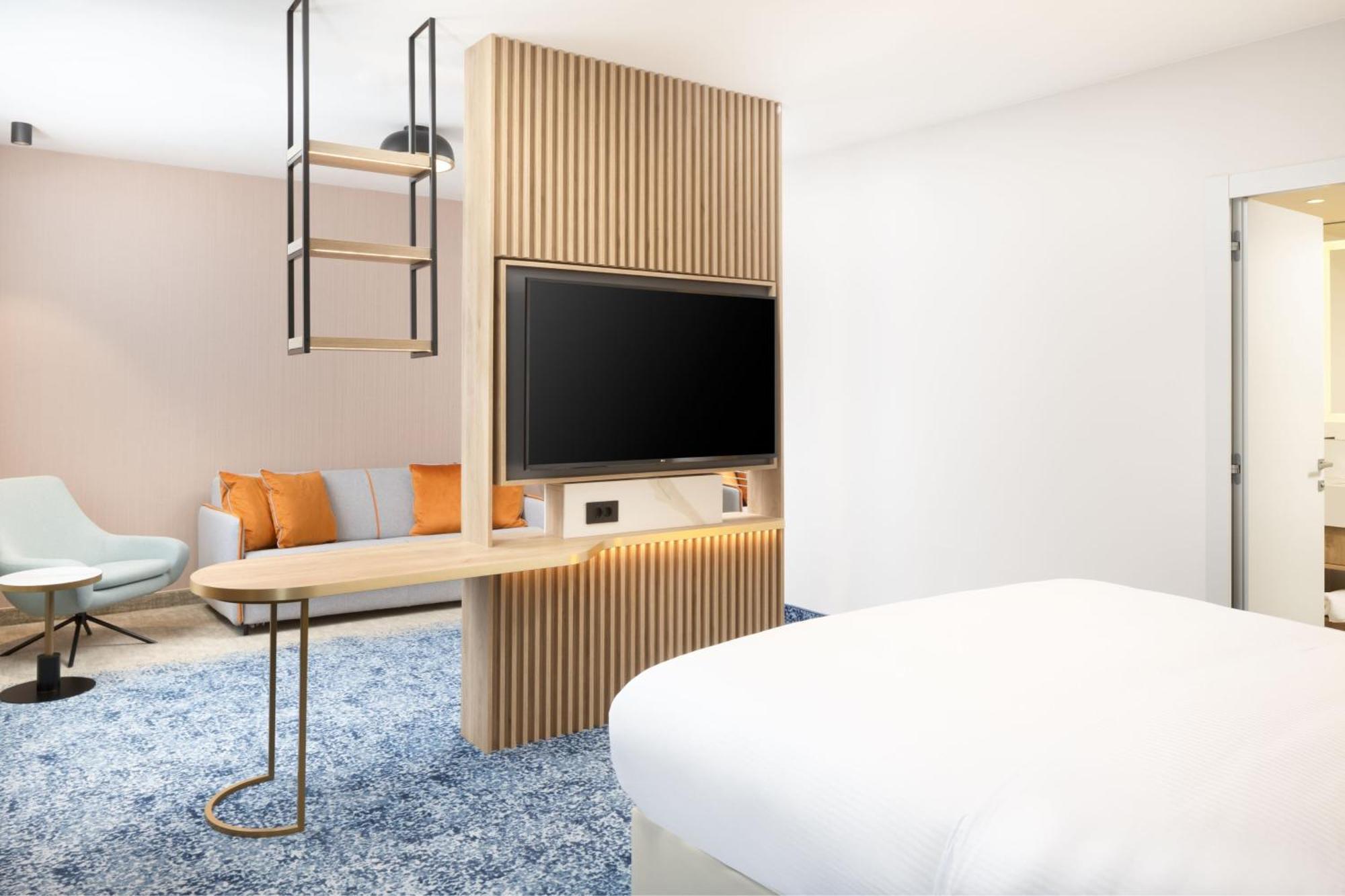 Courtyard By Marriott Cluj - Napoca Downtown Hotel Exterior photo