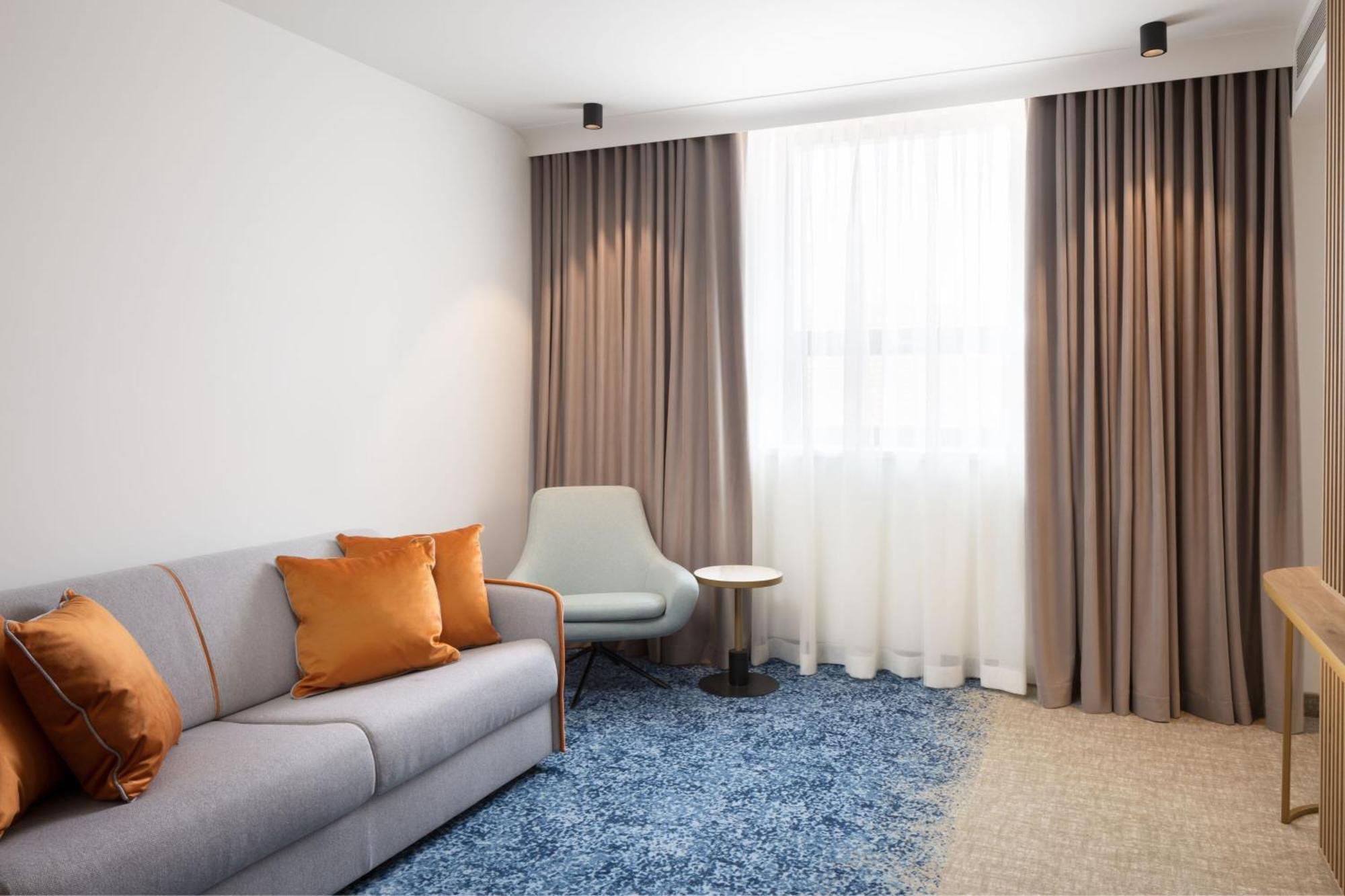 Courtyard By Marriott Cluj - Napoca Downtown Hotel Exterior photo