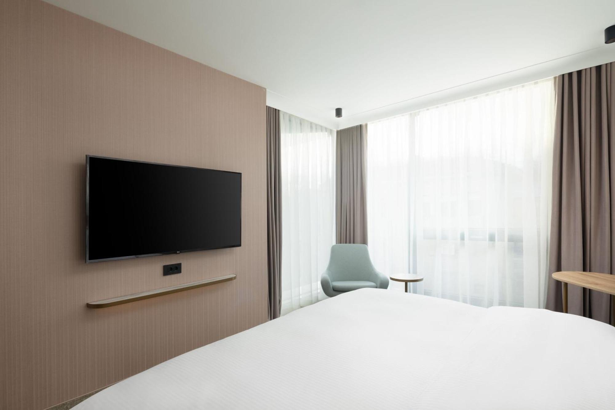 Courtyard By Marriott Cluj - Napoca Downtown Hotel Exterior photo