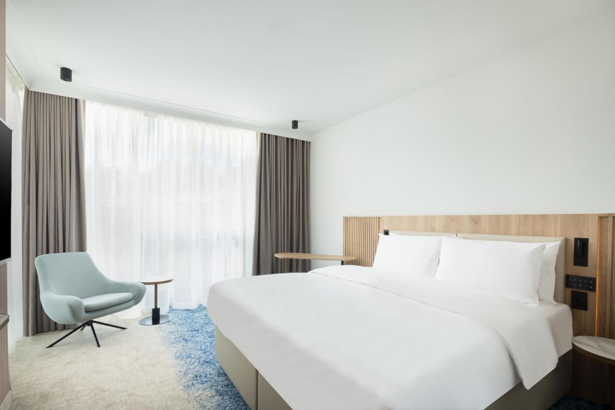 Courtyard By Marriott Cluj - Napoca Downtown Hotel Exterior photo